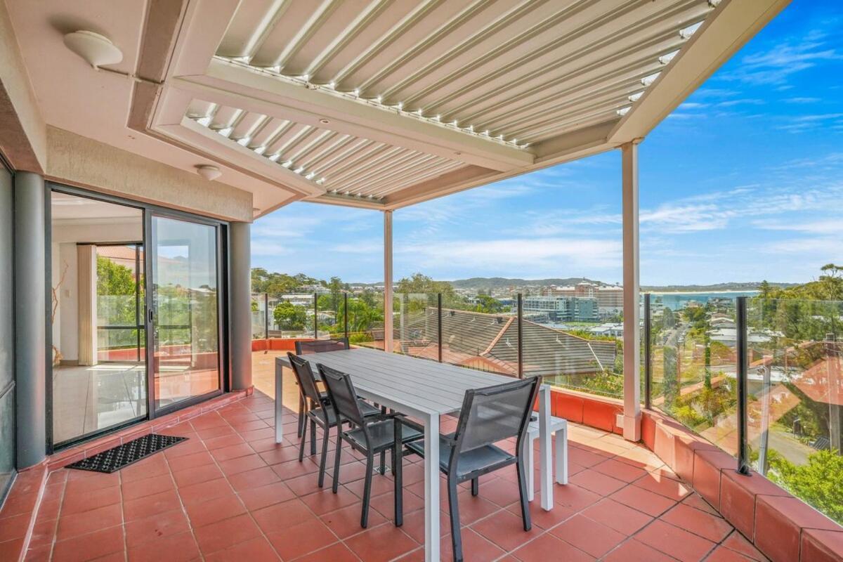 Spacious Modern Apartment With Breathtaking Views Terrigal Esterno foto