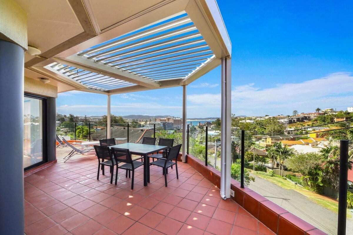 Spacious Modern Apartment With Breathtaking Views Terrigal Esterno foto