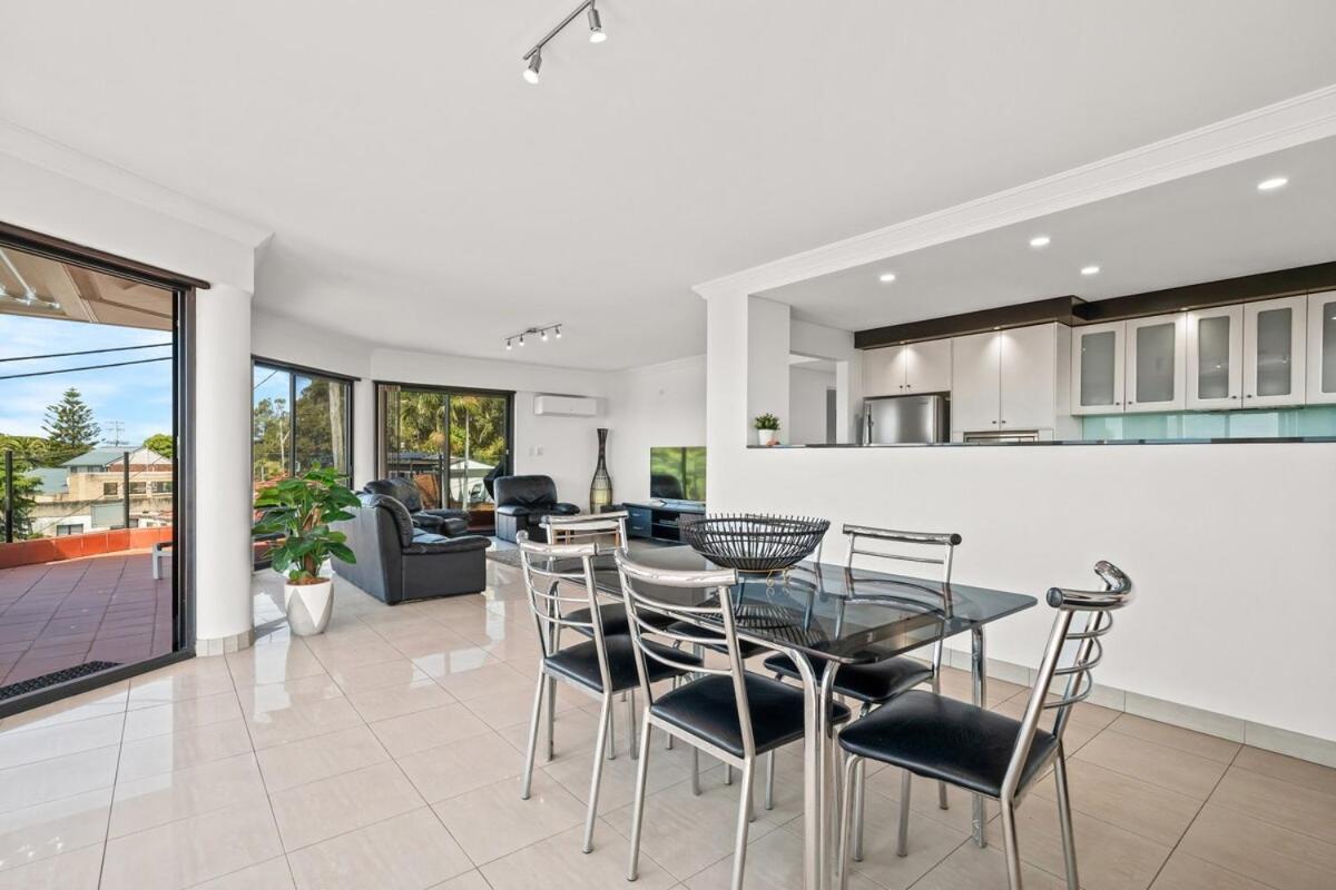 Spacious Modern Apartment With Breathtaking Views Terrigal Esterno foto